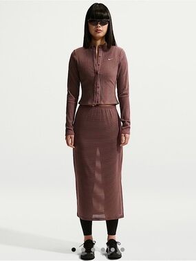 Nike Women’s Mauve Ribbed Midi Skirt